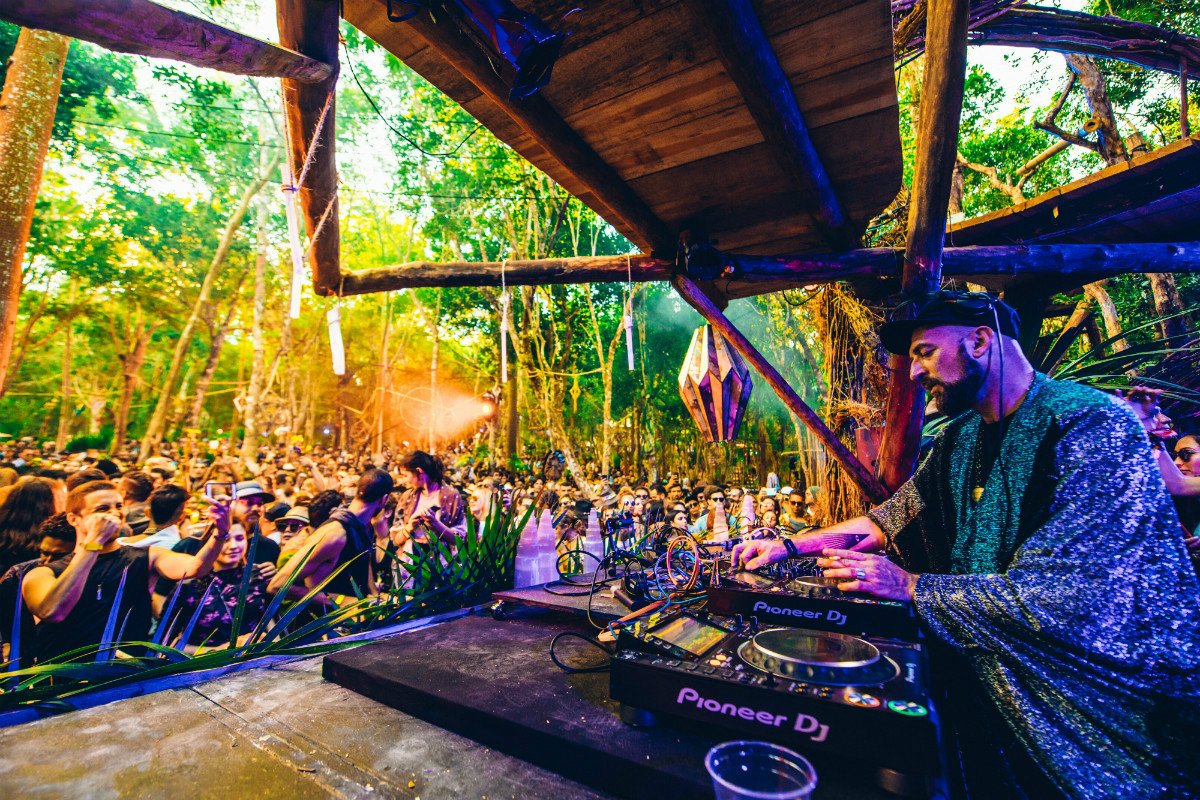 All’Amnesia Milano special guest Damian Lazarus