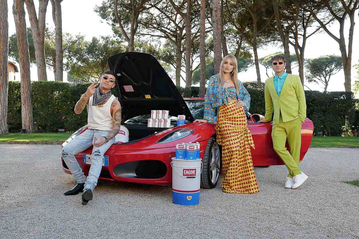 Bevo ENGINE e impazzisco: il video di Super Cafoni