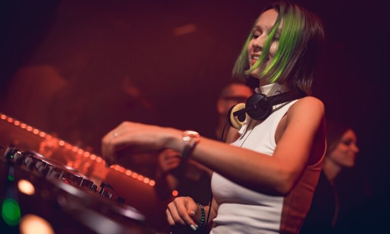 Amnesia Milano: special guest Miss Monique 