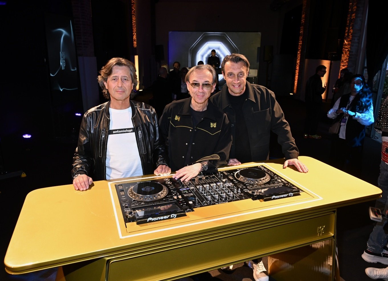 Ecco MXTP, il DJ Desk esclusivo di Albertino